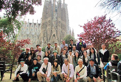 社員研修旅行で<br />
国内外の建物を見学